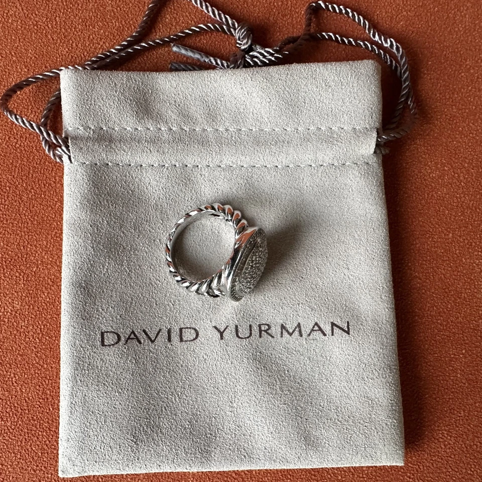Anillo pequeño David Yurman de plata de ley con pavé de diamantes talla 9 Foto 4 de 4