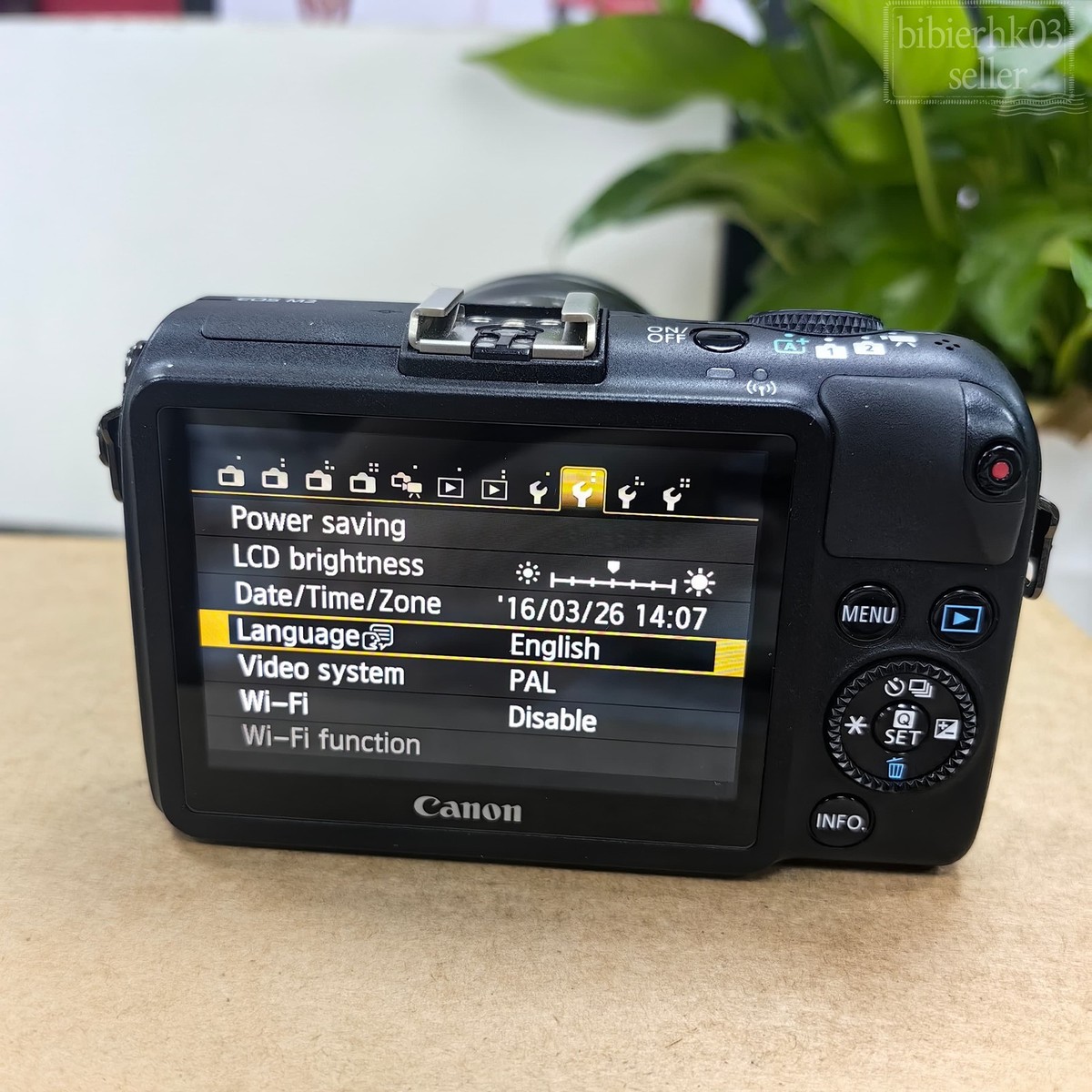極美品Canon EOS M2/EF-M18-55mm F3.5-4IS STM Canon EOS M2 18.0MP Digital Camera - Black (Kit w/ EF-M 18-55mm