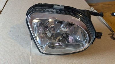 03-06 Mercedes Bens w211  Hella fog light  assembly Right side.