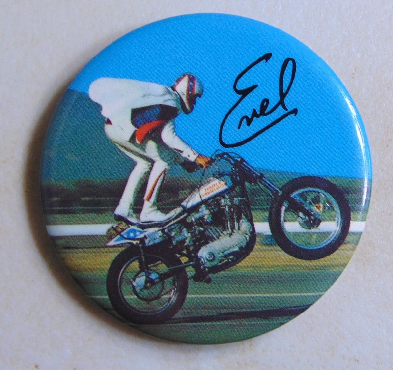 Evel Knievel sports motorcycle racer stunt souvenir pin button advertising