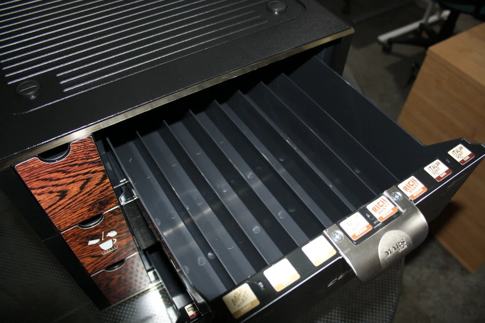 Comerciante de cafetería Flavia con soporte para tazas - nuevo Foto 4 de 4