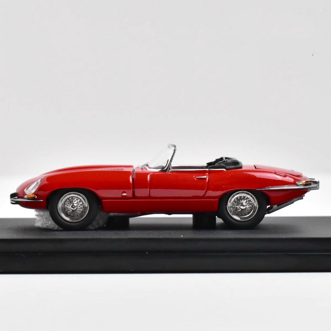 GFCC 1/64 Scale Jaguar E-type Roadster 1961 Red Diecast car