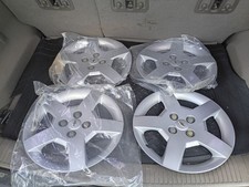 Gm Chevrolet Wheel Hubcaps Silver Set Of 4