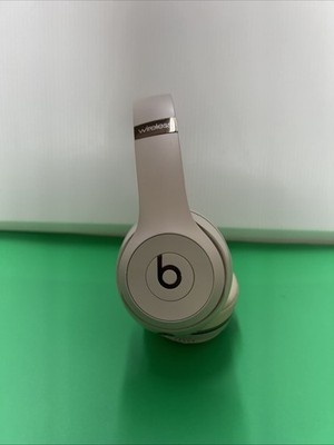 Beats by Dr. Dre Solo3 Wireless Headphones - Beats ICON Collection