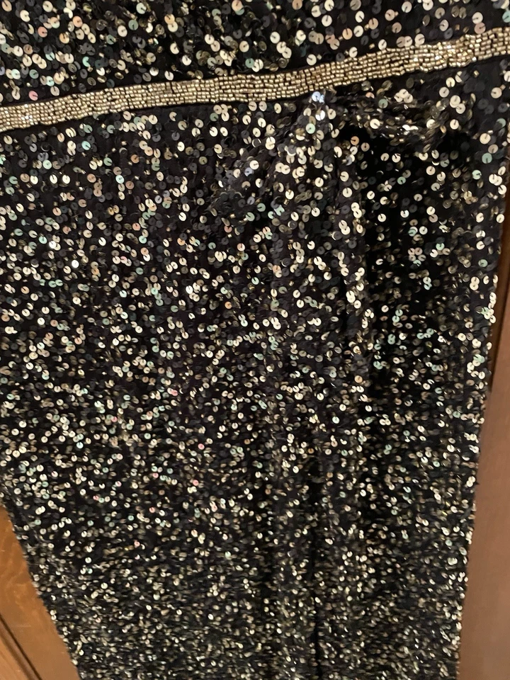 Mac Duggal Black Size 18 Gold Sequin Faux Wrap Gown NWT Flutter Sleeve - Image 3 of 4