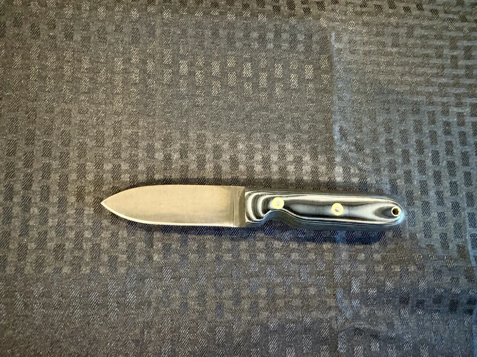 Facas para cavalos cegas Bushcrafter compradas em 2012 cabo Micarta preto e branco - Imagem 2 de 4