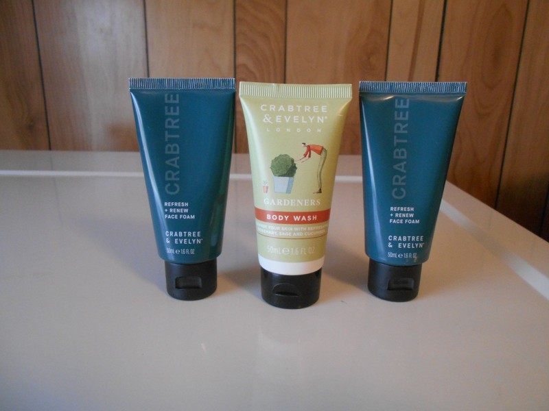 Crabtree&Evelyn (2x) Refresh + Renew face foam + Gardeners body wash