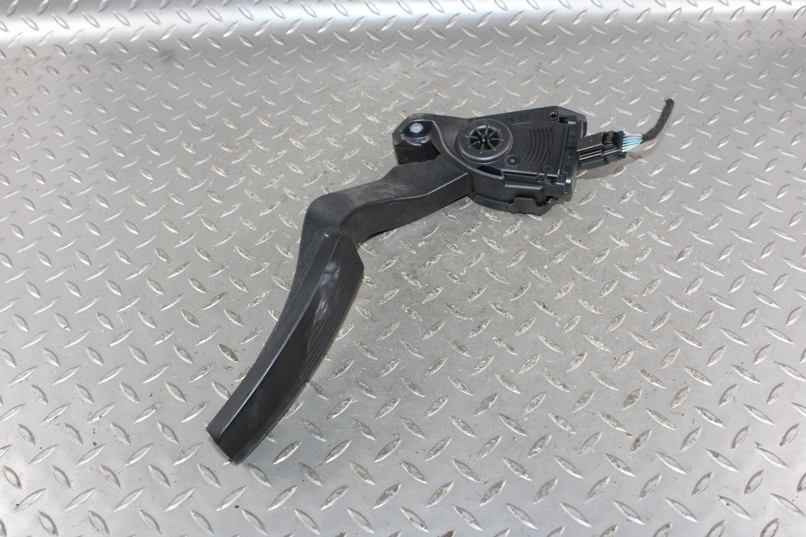 Maserati Ghibli 2014-2017 Accelerator pedal