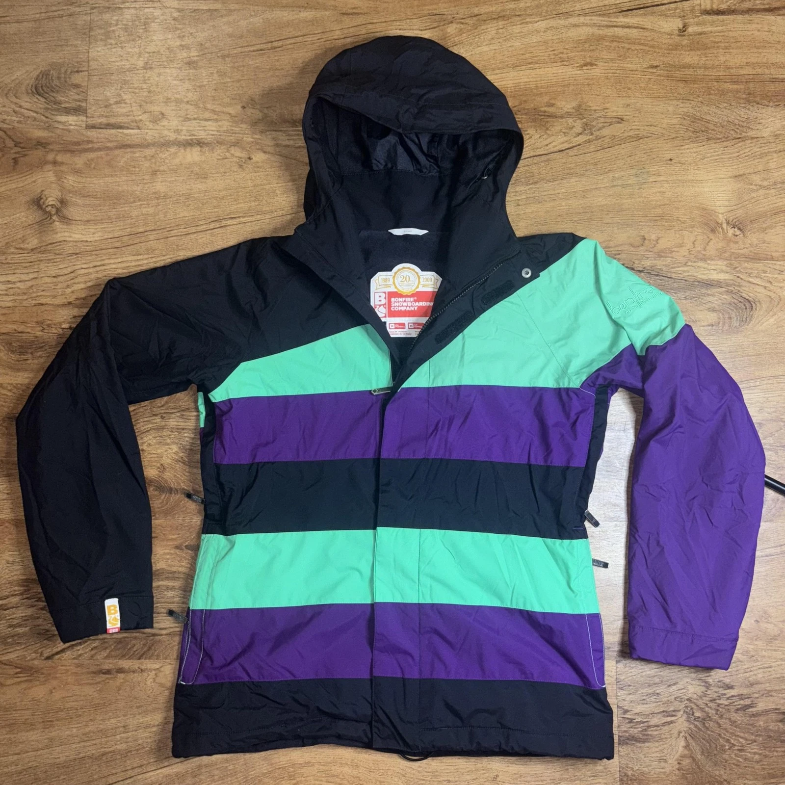 Bonfire Echo Jacket Womens Medium Multicolor Striped Snowboard Ski Hooded Coat