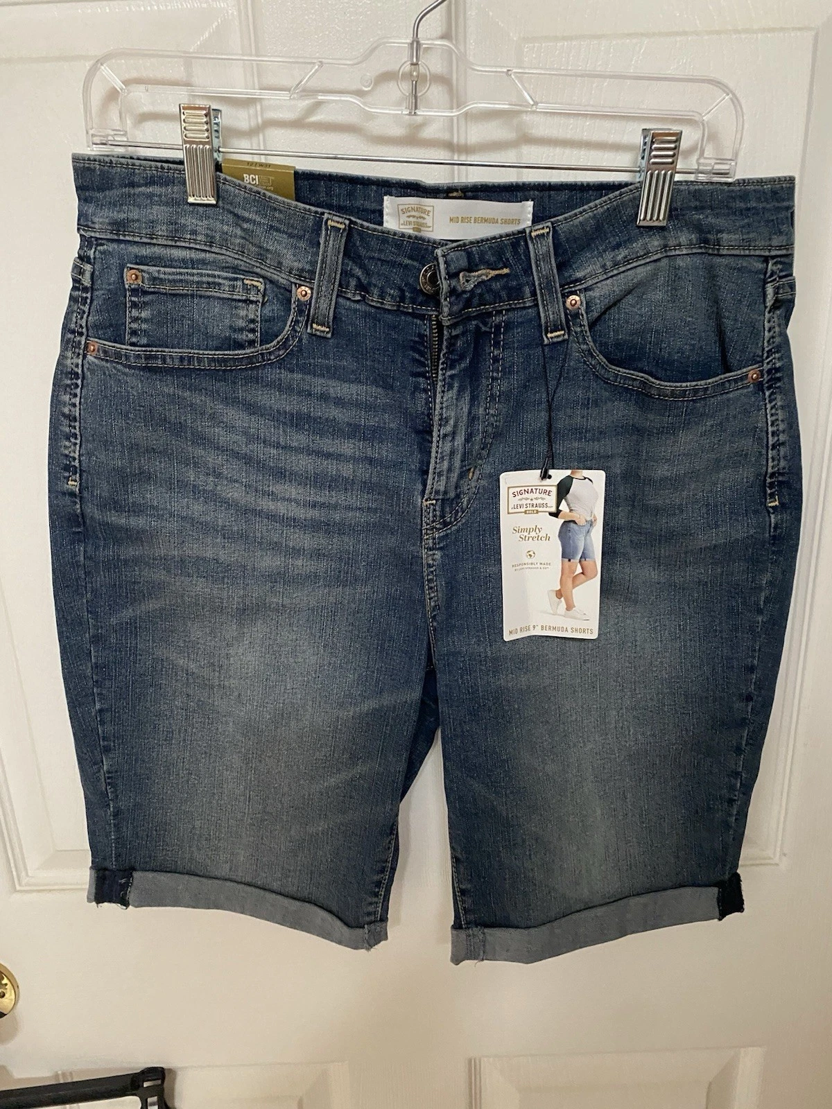 Levi’s Vintage Simply Stretch Bermuda Shorts with tags size 12 Waists 31