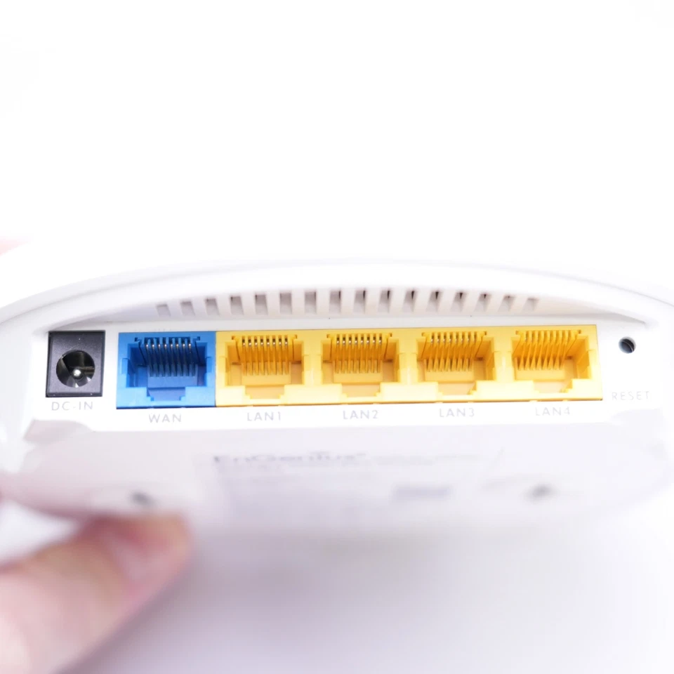 EnGenius ESR350 2.4GHz Wireless 1x/4x Gigabit Cloud Router NO POWER CORD - Image 3 of 3