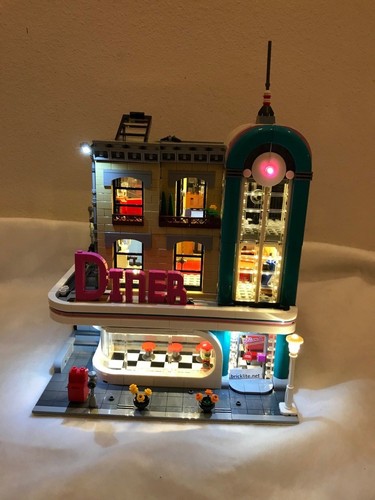 New LED Lighting Kit for Lego Downtown Diner 10260 - Picture 2 of 3