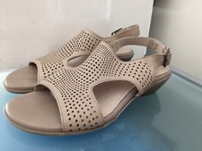 EASY STEPS LEATHER UPPER/LINING/SOCK SIZE 37.5 C AU 7 SANDALS