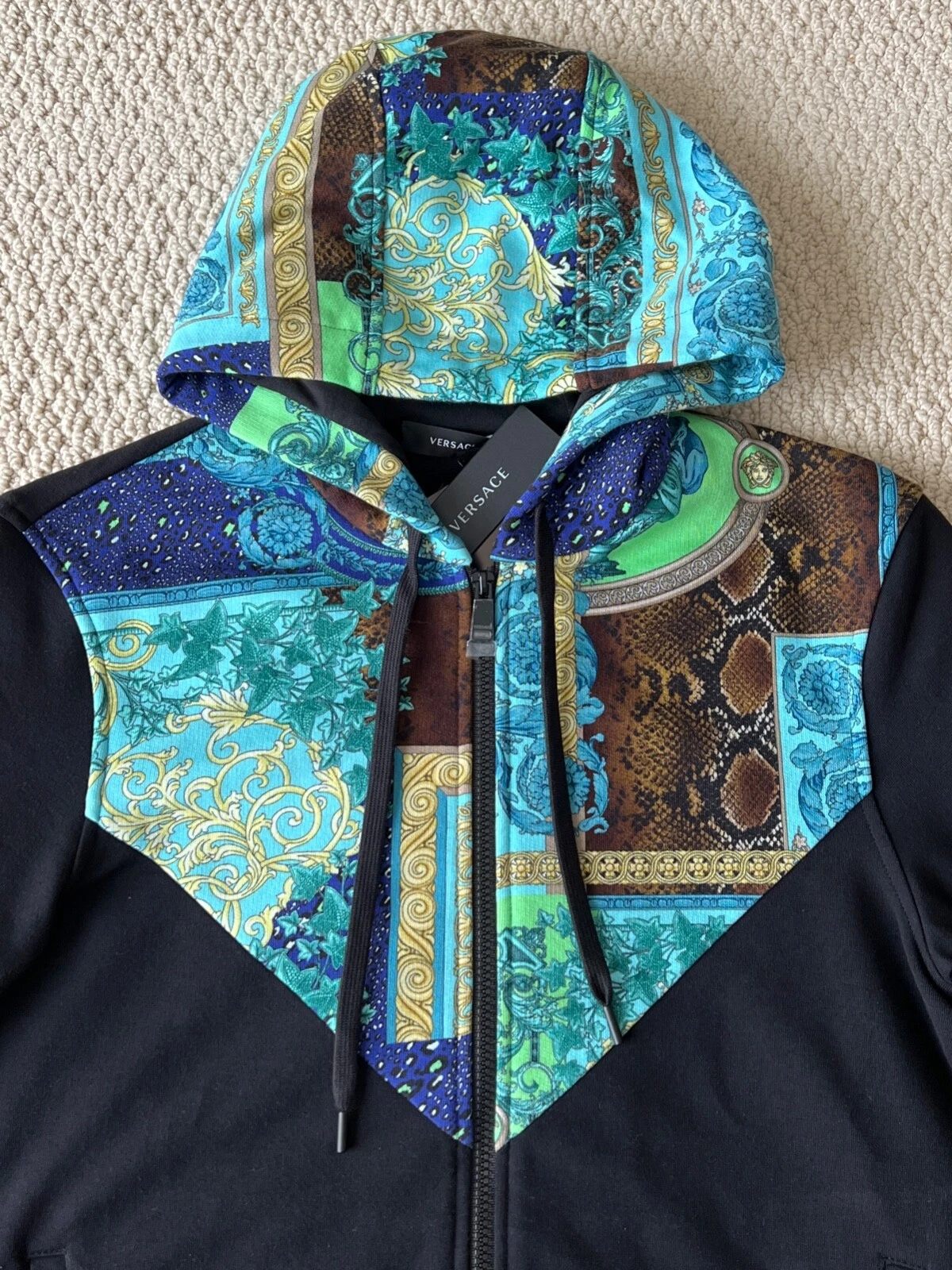 Giacca con cappuccio e zip nera logo Versace Barocco Barocco Snake Medusa nuova con etichette taglia S $1475