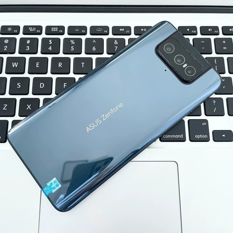 ASUS ZenFone 8 Flip ZS672KS 256GB 8GB RAM Unlocked Smartphone 6.67