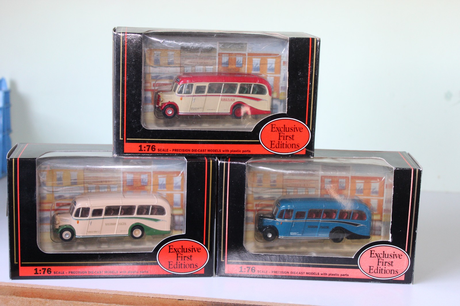 THREE EFE 1:76 BEDFORD OB COACHES - PREMIER & SOUTHERN VECTIS 20101 20106 20107