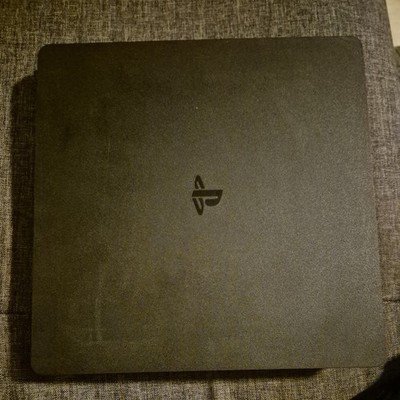 Sony PlayStation 4 Slim 500GB Spielkonsole - Schwarz (CUH-2016A)