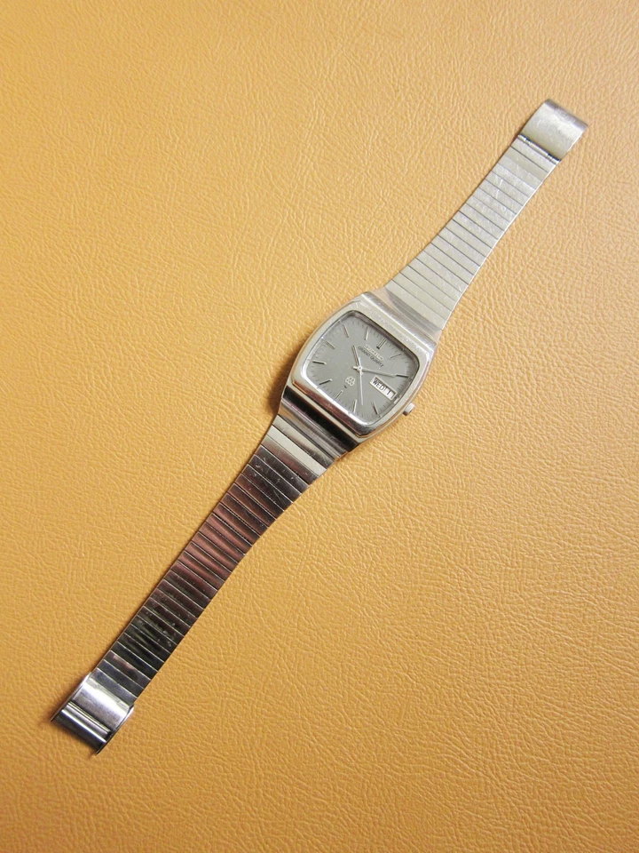 Reloj SEIKO Grand Quartz 9256-5000 Vintage Cuarzo S.S con Esfera Plateada (JAPÓN) Foto 2 de 4