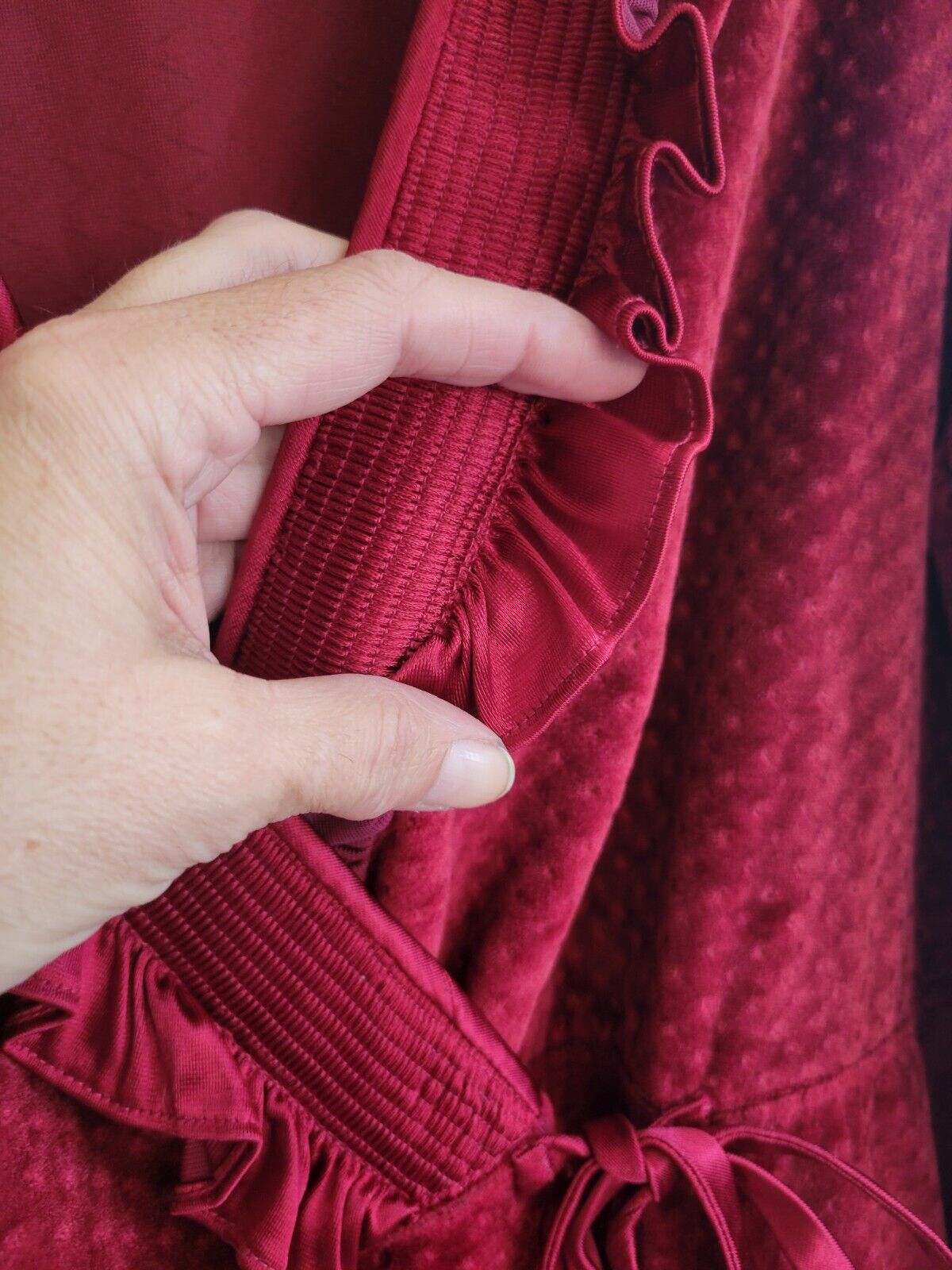 Vintage Red Ruffle Women's Velvet Velour Robe Med… - image 9