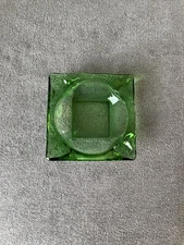VINTAGE MCM EMERALD GREEN GLASS SQUARE ASHTRAY 4.5 X 4.5 Inch