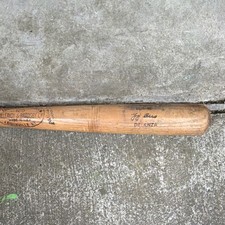 Yogi Berra Louisville Slugger Vintage Wooden Baseball Bat Classic