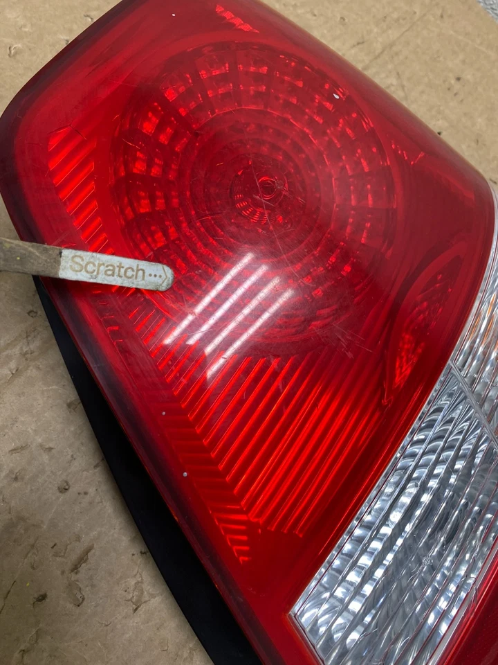 Luz trasera lateral derecha Kia Sorento 2003 a 2006 pasajero OEM V0004 DW Foto 4 de 4