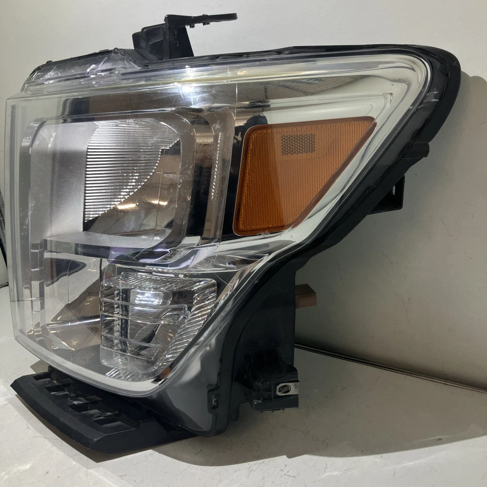Faro halógeno izquierdo izquierdo Nissan Titan 2016 2017 2018 2019 OEM 1043 Foto 2 de 4