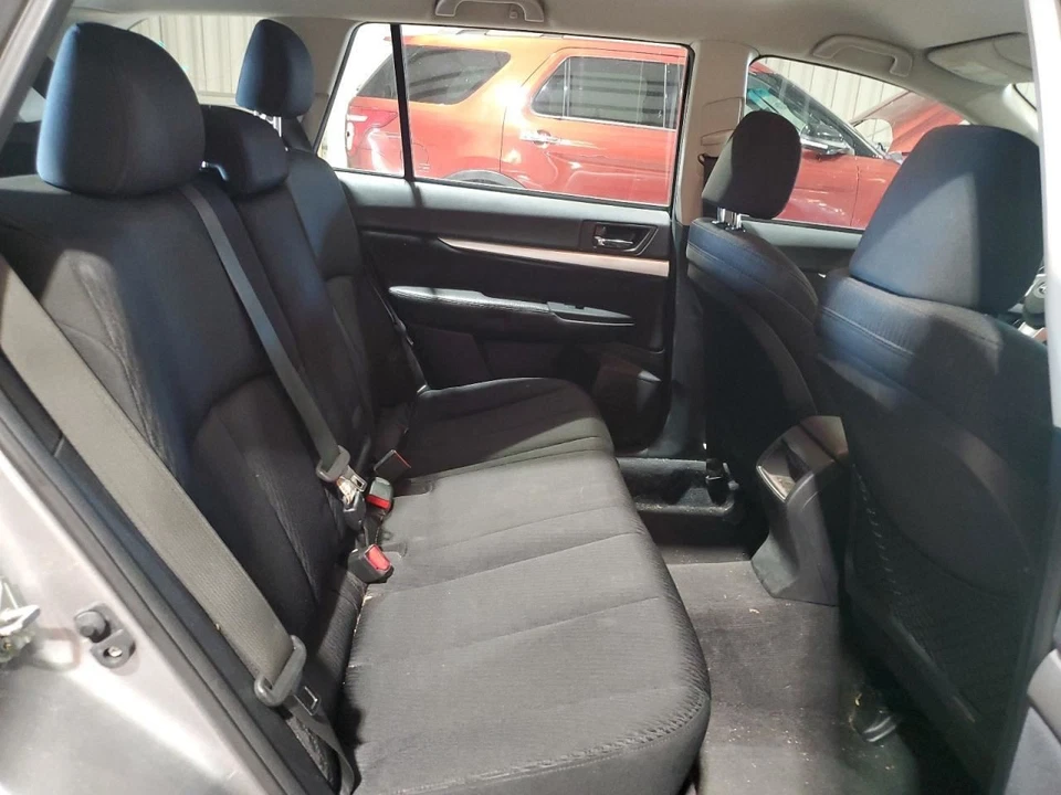 (LOCAL PICKUP ONLY) Hood Fits 10-14 LEGACY 3018666 - Image 4 of 4