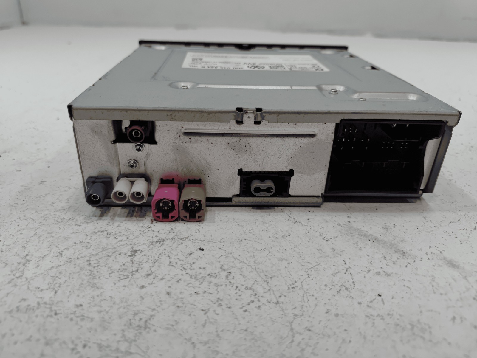 2018-2019 Volkswagen Atlas Audio Controller Receiver CD Player Radio Unit OEM