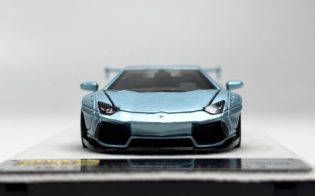 PGM 1:64 Ice Blue LBWK Aventador LP700-4 Sports Model PGM 1:64 Ice Blue LBWK Aventador LP700-4 Sports Model