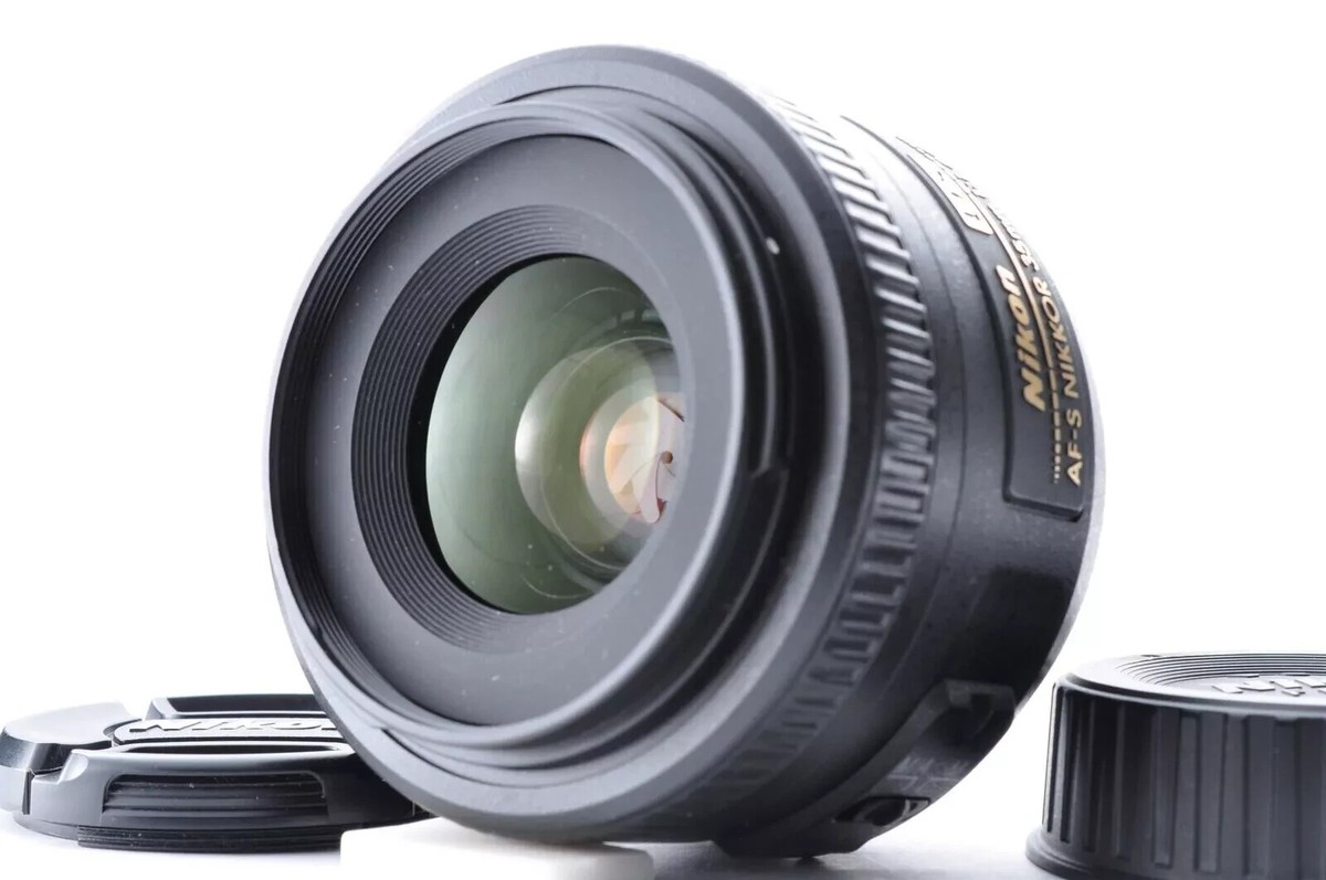 Nikon DX AF-S Nikkor 35mm f/1:1.8 G SWM Aspherical Lens! Mint