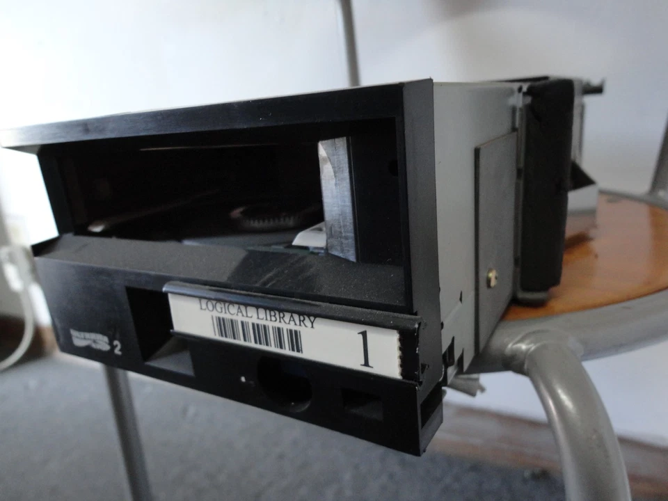 IBM LTO2 200/400GB 2Gb FC W/Tray for 3584 Lib 18P6511 18P6821 19P5427 3584-1476 - Image 2 of 4