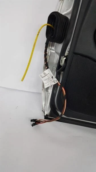 Puerta trasera derecha plateada OEM 1997 1998 1999 2000 Mercedes Benz C230 Sport Foto 2 de 4