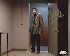 Oliver Jackson Cohen Autographed Signed 8x10 Photo ACOA COA