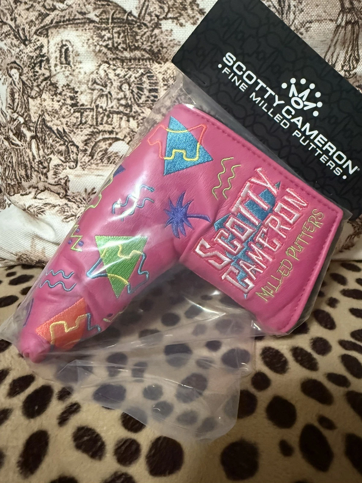 NIB Scotty Cameron Dog Days of Summer SPECIAL Pink Putter Headcover Golf Cover