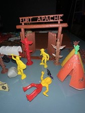 FORT APACHE PLAY SET  125 Figures Several Marx, Extras Totems Tee Pees Canoe