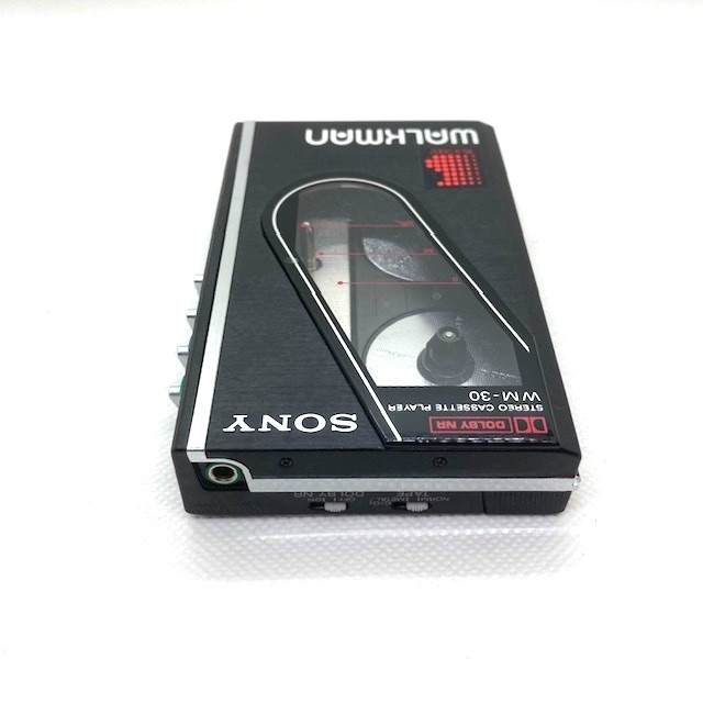 SONY ウォークマン WM-30 ケース付き Beautiful Sony Walkman WM-30 Portable Cassette Player from