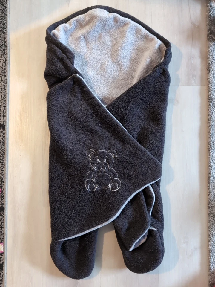 Einschlagdecke für Babys (auch für  Babyschale dank Löcher) Grau von Babyboom