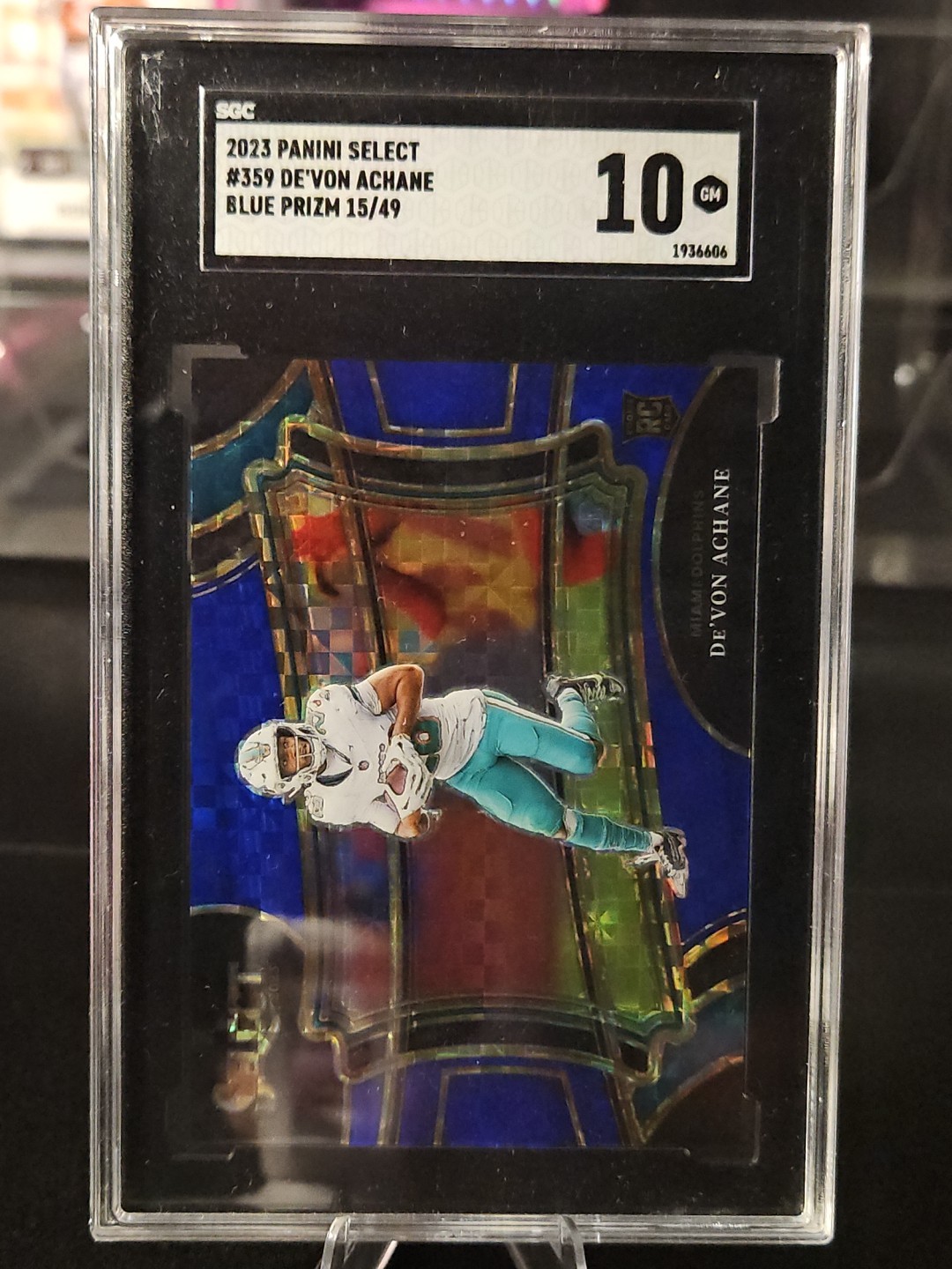 2023 Panini Select - Field Level De'Von Achane #359 Blue Prizm /49 (RC)