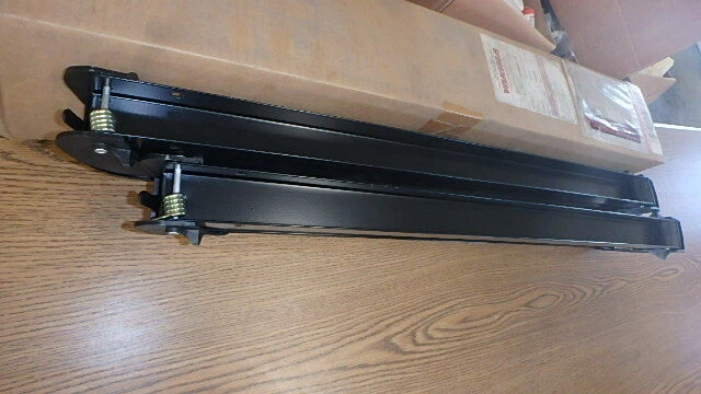 OEM Ford EXPEDITION Ski Roof Rack HORIZONTAL Adapter Kit F75Z-7855100-GA - Image 3 of 4