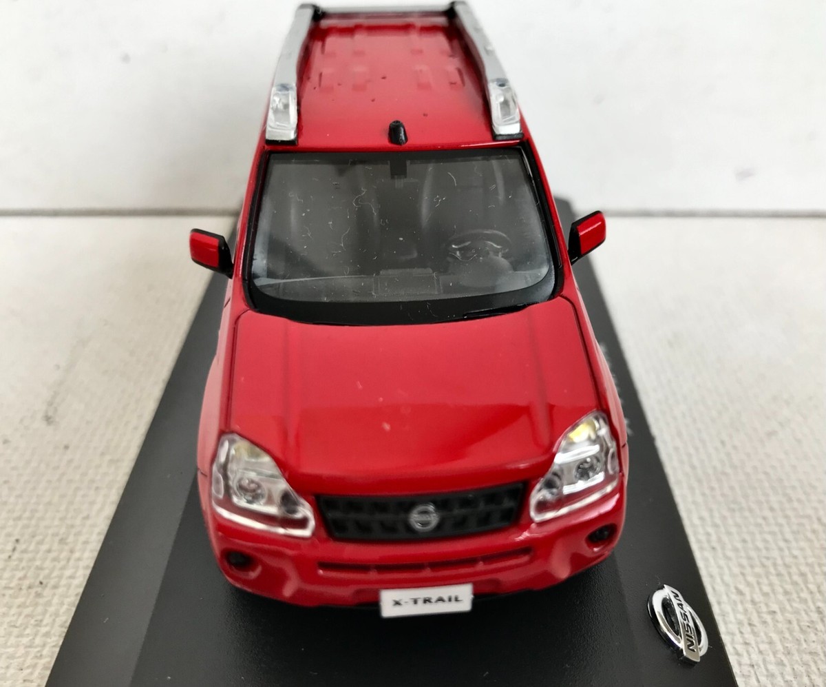 京商 1/43 日産 エクストレイル バーニングレッド Amazon | 1/43 京商 Jコレクション 日産 エクストレイル T30