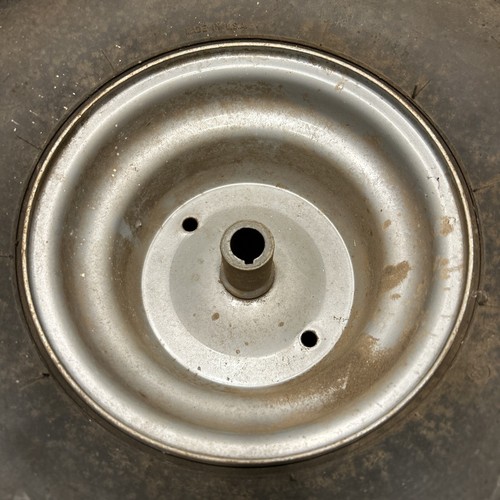 MURRY 42614A 14HP 42” RIDING LAWNMOWER 20x8.00-8 REAR WHEEL (BAD TIRE) - Picture 4 of 4