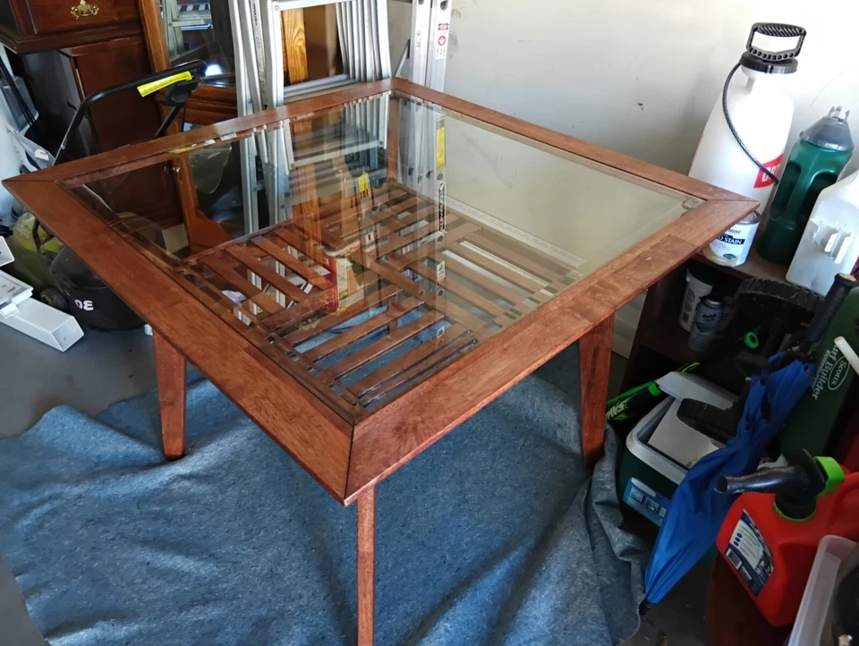 Mesa de comedor CASTAÑO ROJO  Foto 2 de 3