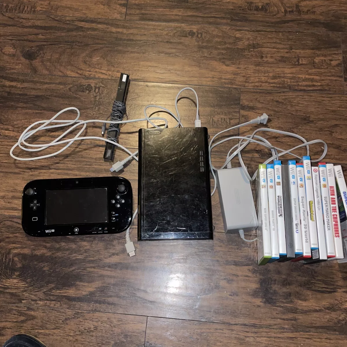 Nintendo Wii U Black in perfect condition bundle with Zelda remote and game