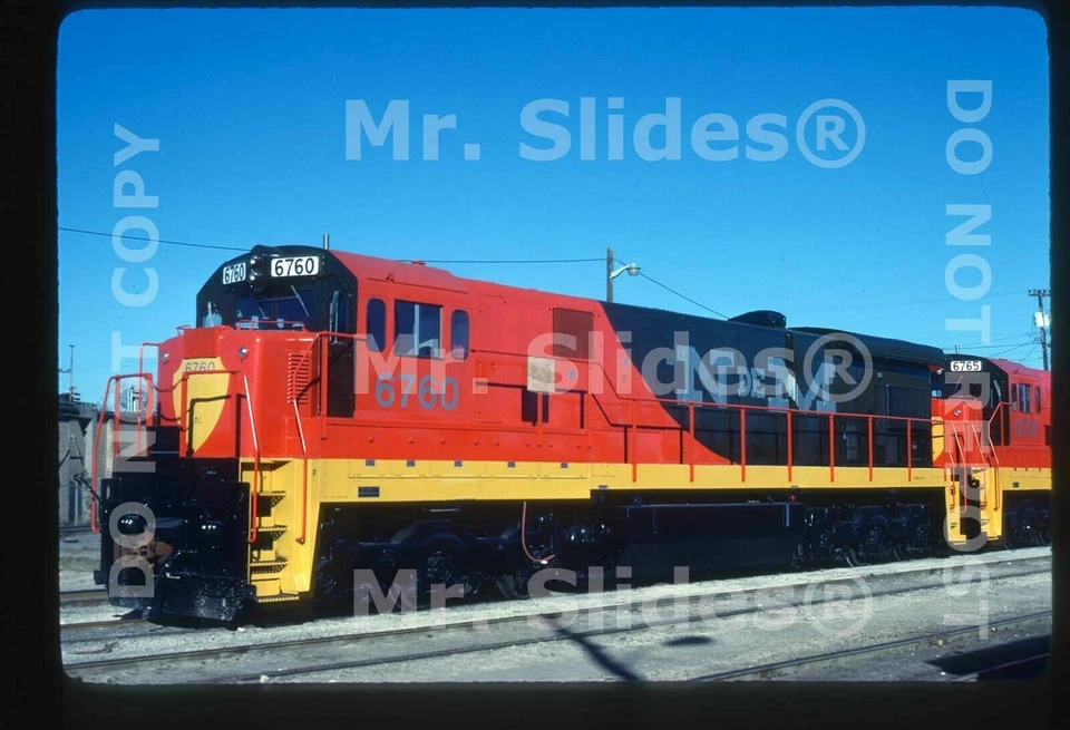 Original Slide NdeM Nacionales de Mexico New C30-7 6760 Laredo TX 1979 - Image 1 of 1