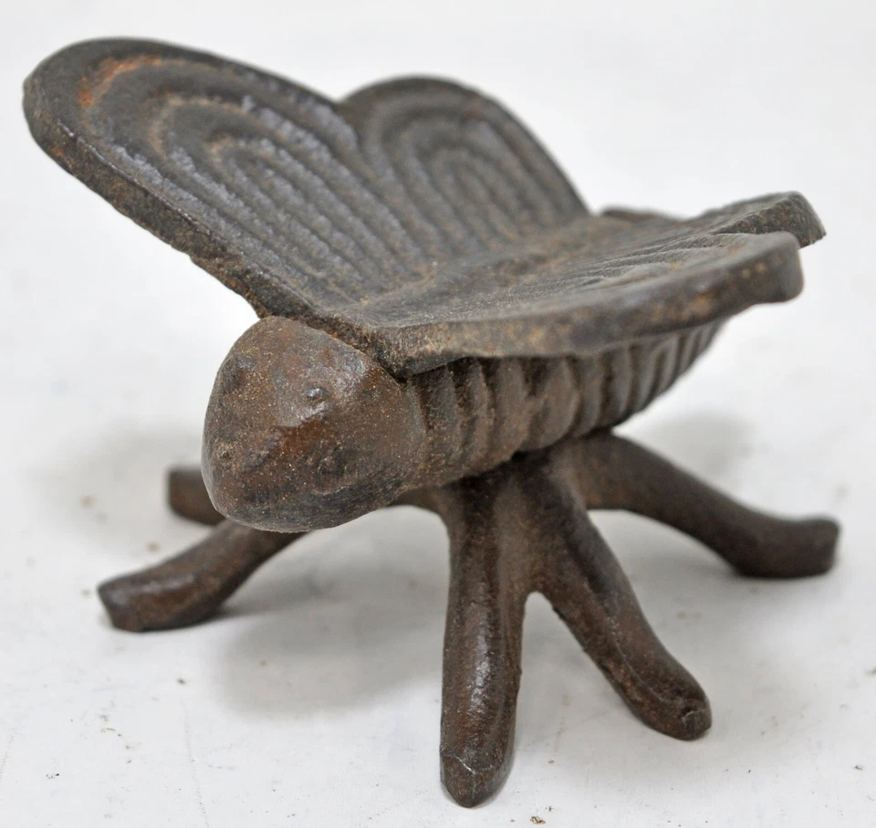 Estatuilla de insecto mosca pequeña de hierro de colección original antigua grabada a mano Foto 3 de 4