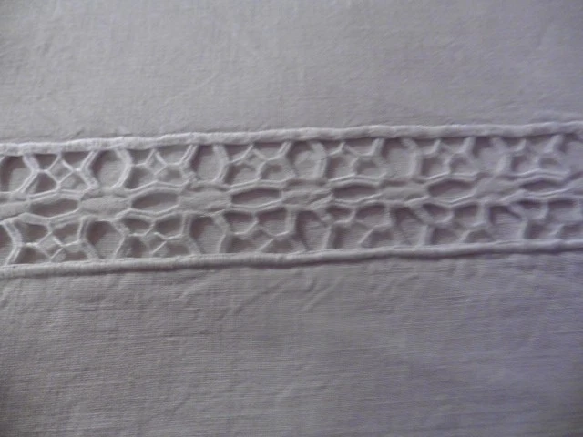 ANCIEN DRAP PUR LIN CREME"AL"JOURS IMPORTANT DE 4CM BRODERIE MAIN 225 X 300 CM - Photo 4/4