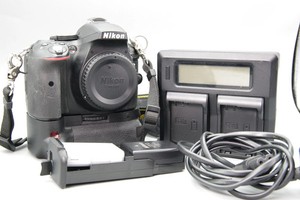 Nikon D5300 24.2MP DSLR with Battery Grip and Charger - Excellent