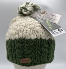 Erin Knitwear Cable Knit Bobble Hat Beanie Green NWT 100% Wool 