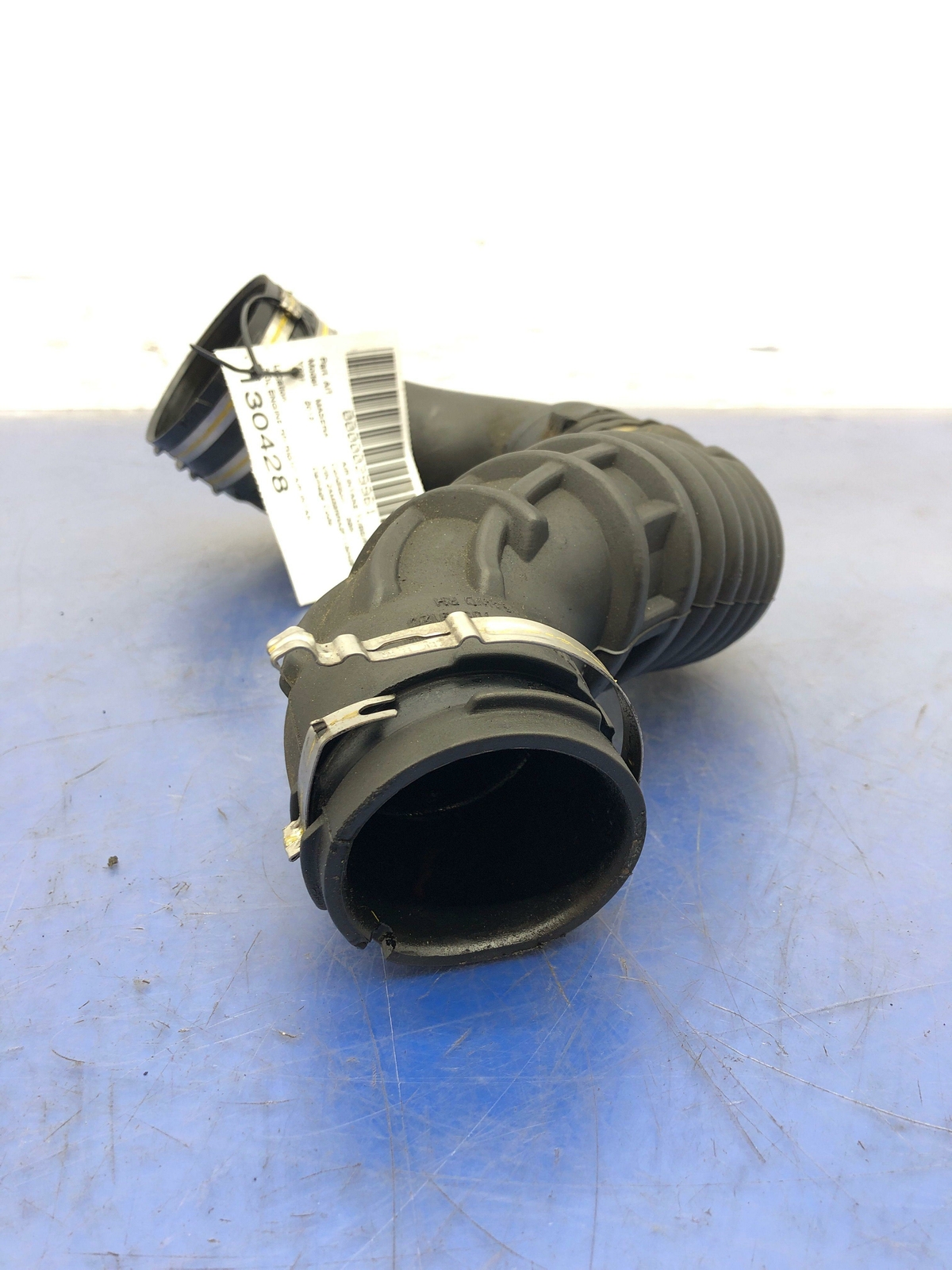 Maserati Quattroporte S Diesel 2013-2017 Right Air intake sleeve P/N 670003847